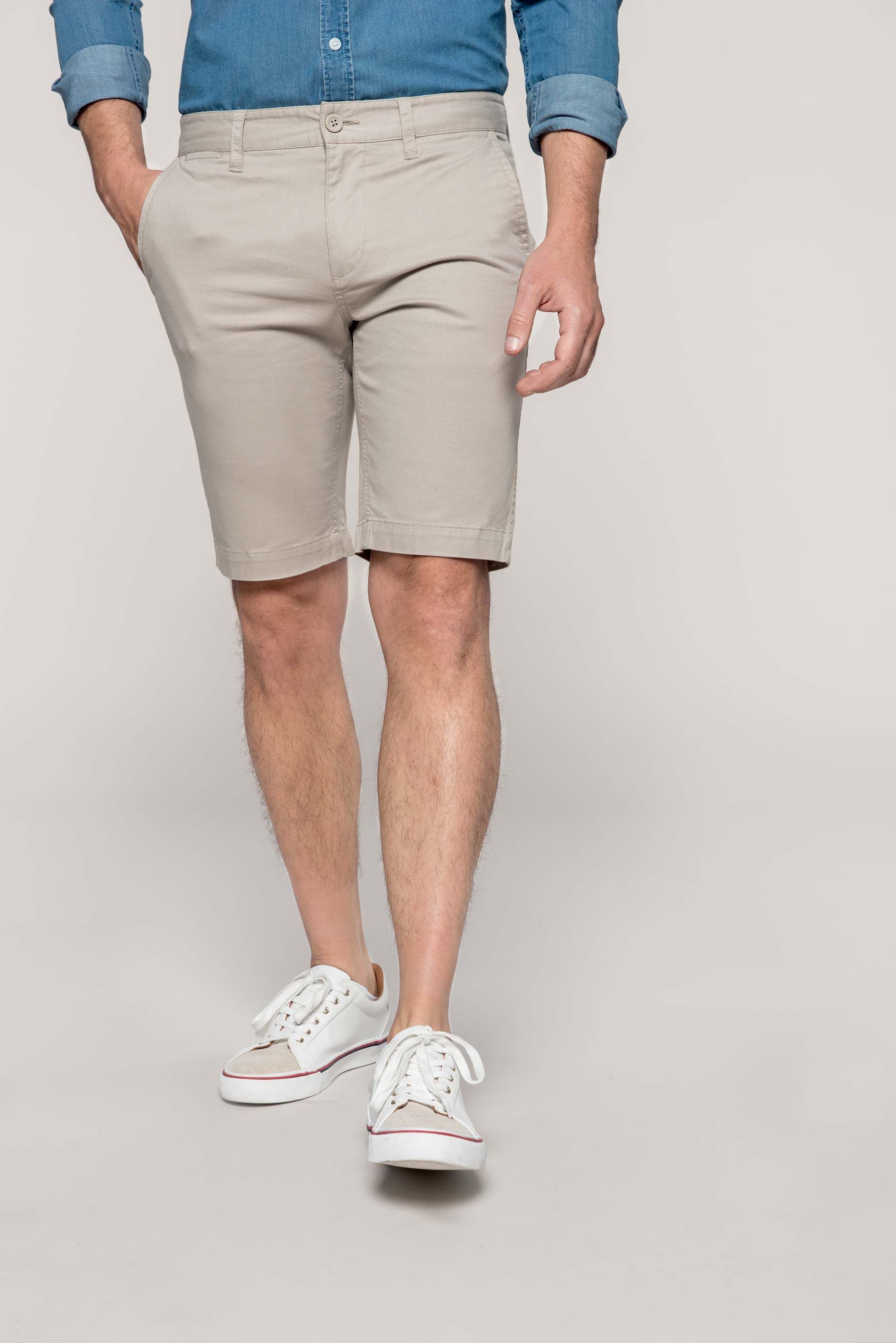 Large gamme de bermudas homme à commander et éventuellement personnaliser en ligne chez Textile Direct